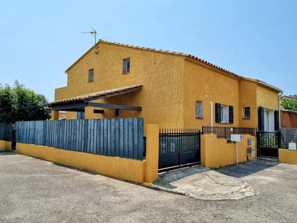 Hyeres 2-Room Terrace Balcony 0*,  France